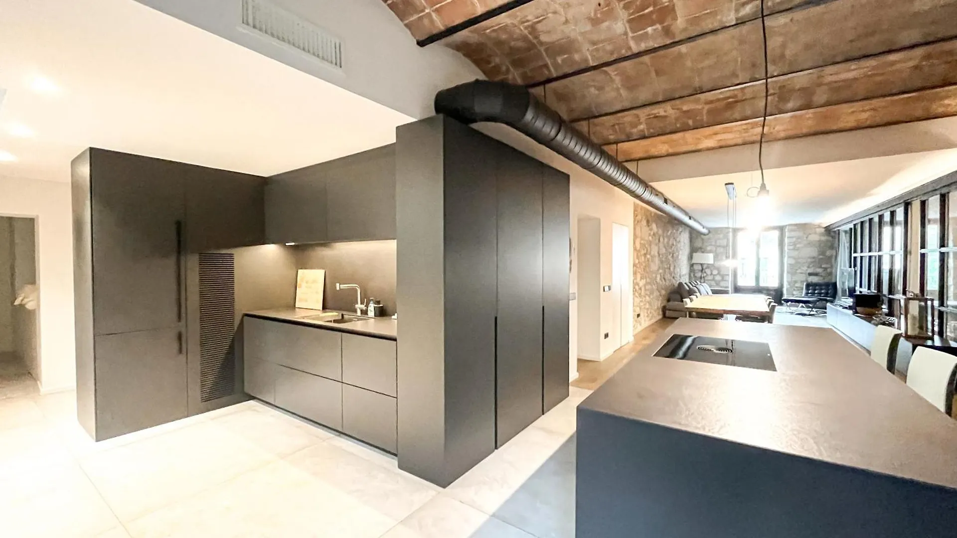 Sleep & Stay - Luxury Apt With Views-Placa Del VI Girona 0*,  Spain