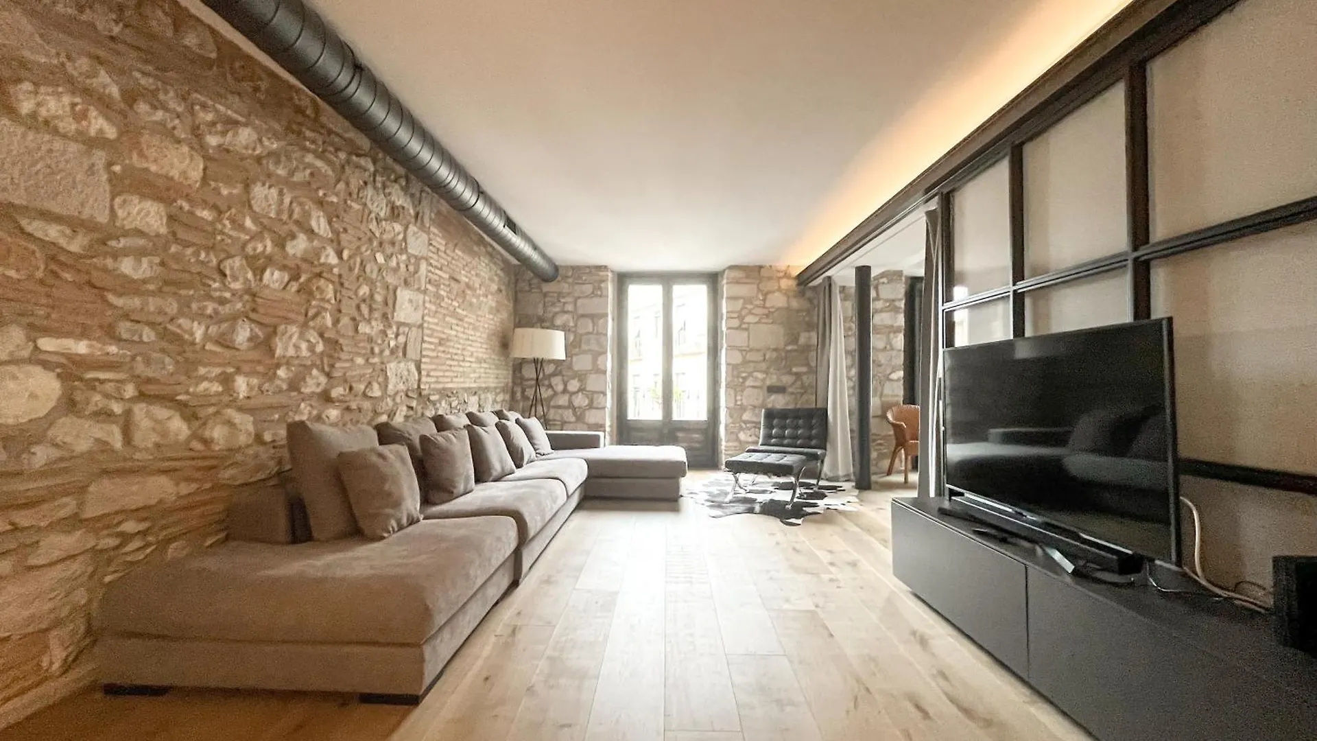 Sleep & Stay - Luxury Apt With Views-Placa Del VI Girona
