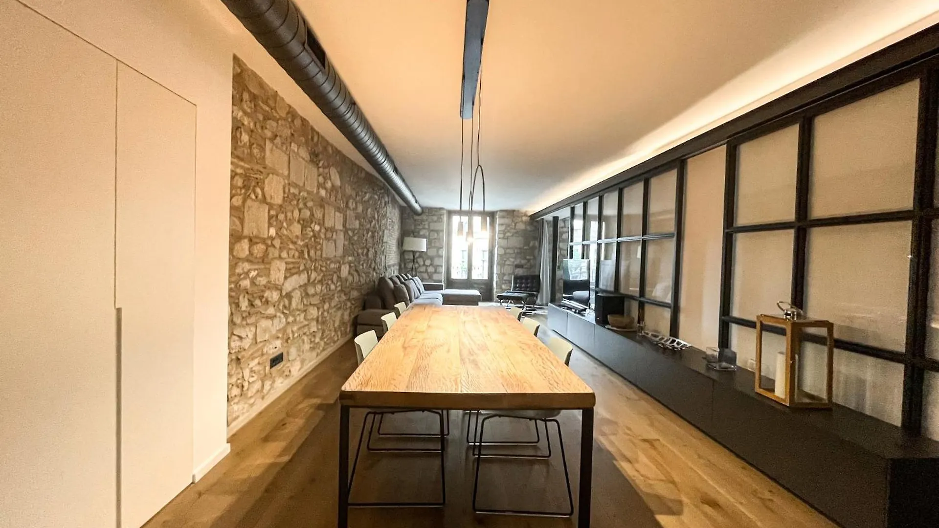 Apartment Sleep & Stay - Luxury Apt With Views-Placa Del VI Girona